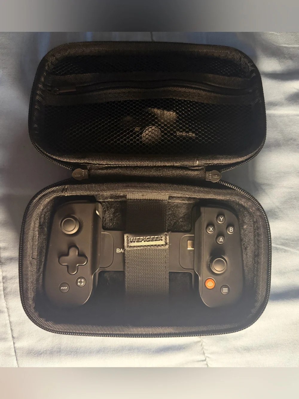 USB-C backbone one mobile gaming device & hardshell carrying case